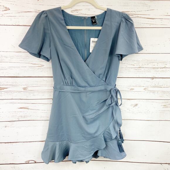 Windsor XS Dusty Blue Ruffle Wrap Vneck Tie Front Short Sleeve Romper Dress - Picture 4 of 9